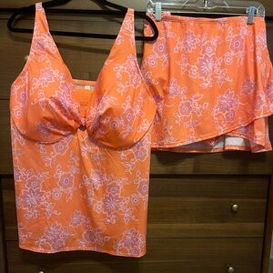 2 piece swimsuit set (Top 42H/bottom 22)